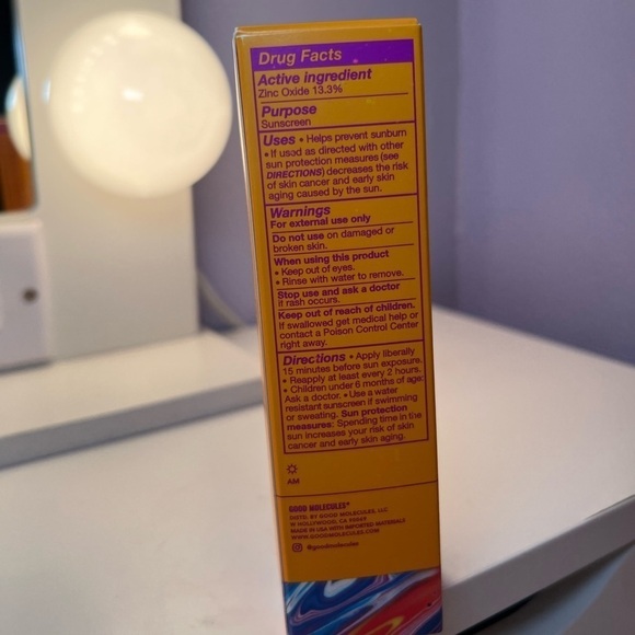 Good Molecules SPF 30 - Picture 2 of 6